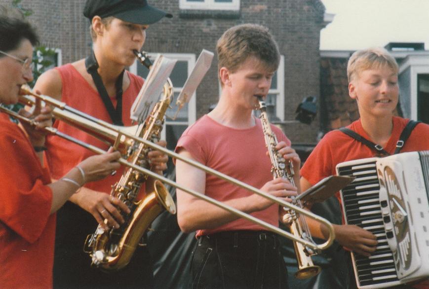 straatmuziekgroep Blasé met saxofonist Harry de Beer